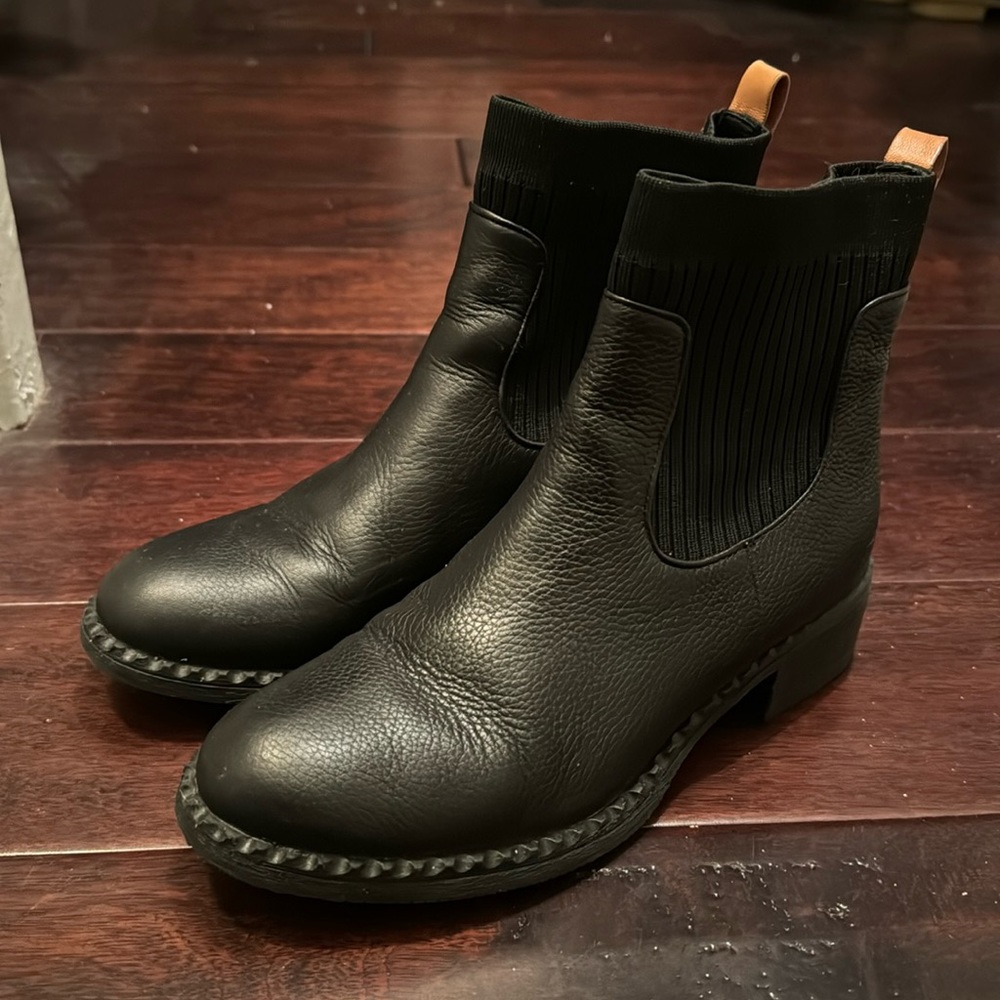Gentle Souls by Kenneth Cole Black Leather Boots